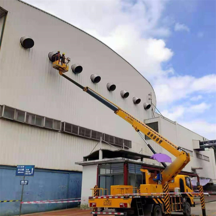 开化县高空作业车出租服务：专业广告牌安装解决方案