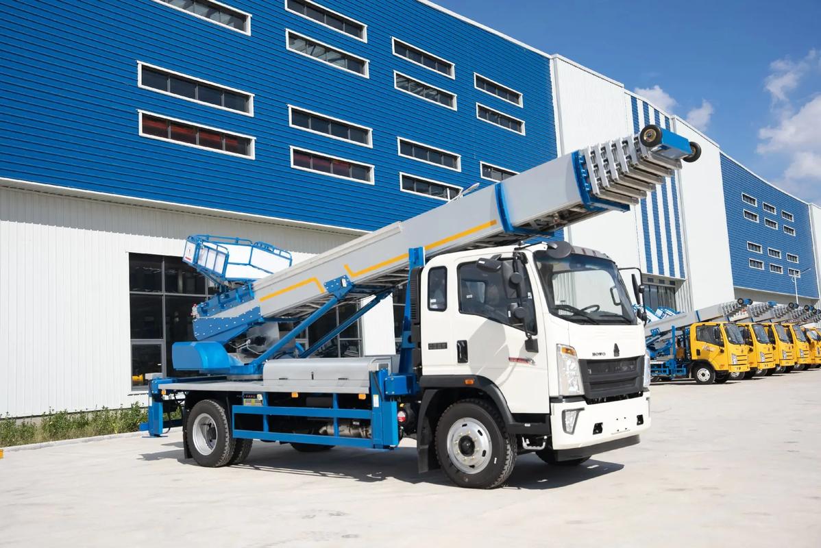 开化县出租云梯车高空作业车 建筑垃圾搬运